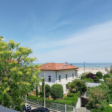 リミニLa Casa Al Mareアパートメント エクステリア 写真